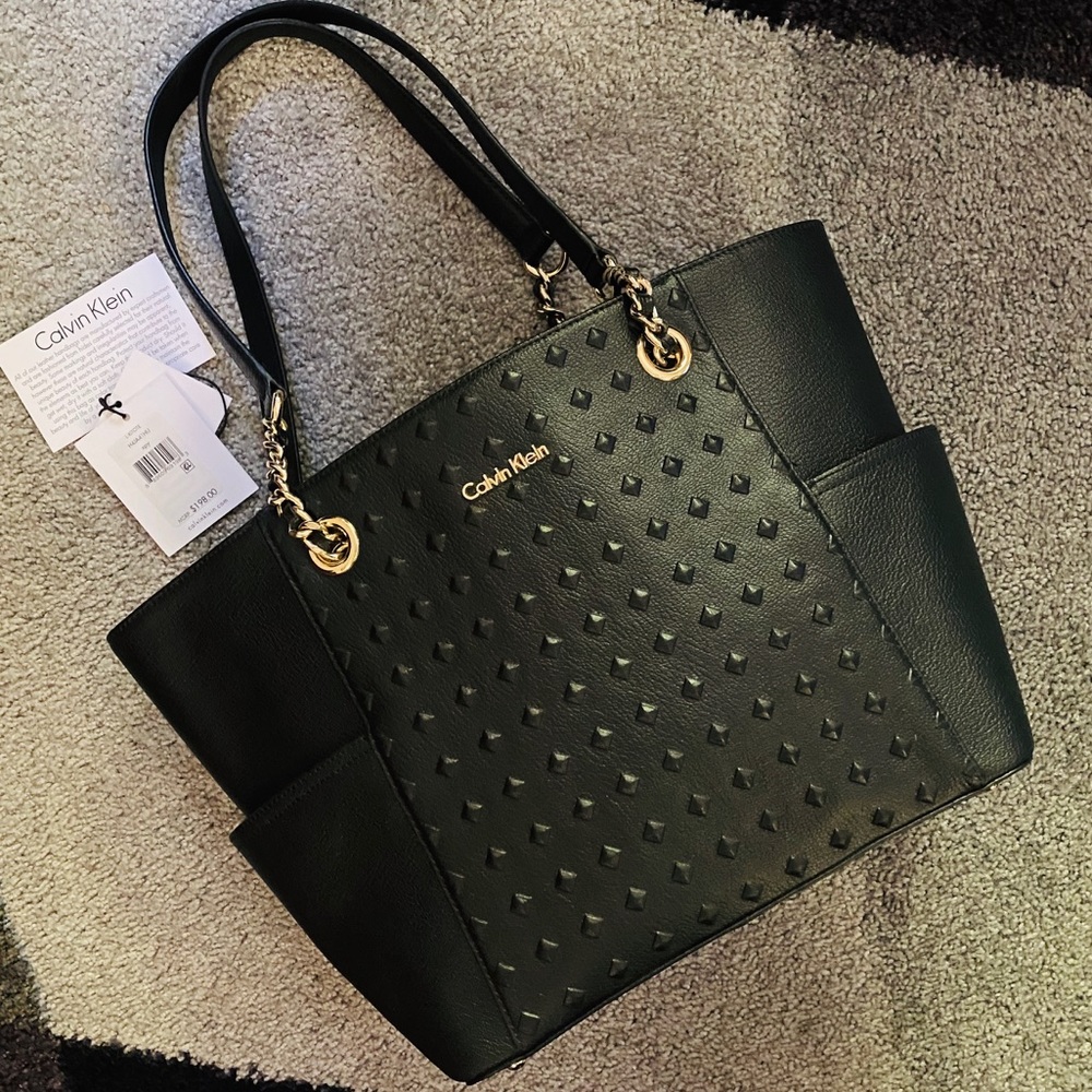 Calvin Klein L-KITOTE Embossed Stud Pattern!